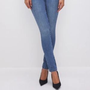 New! Good American POWER STRETCH PULL-ON SKINNY JEANS size medium
